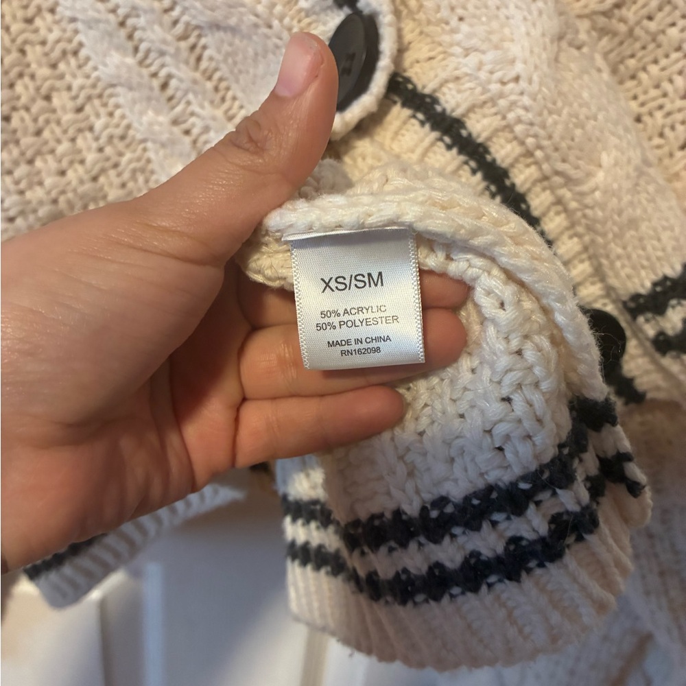 Chunky Cream Cable Knit Cardigan with Contrast Trim - Picture 3 of 8
